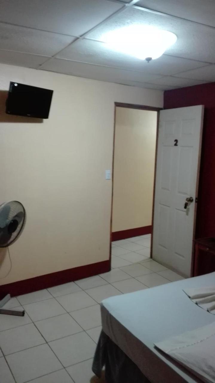 Hostal Don Frank San Carlos Bagian luar foto