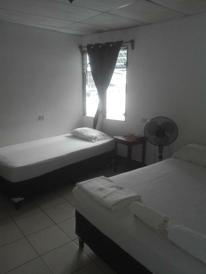 Hostal Don Frank San Carlos Bagian luar foto