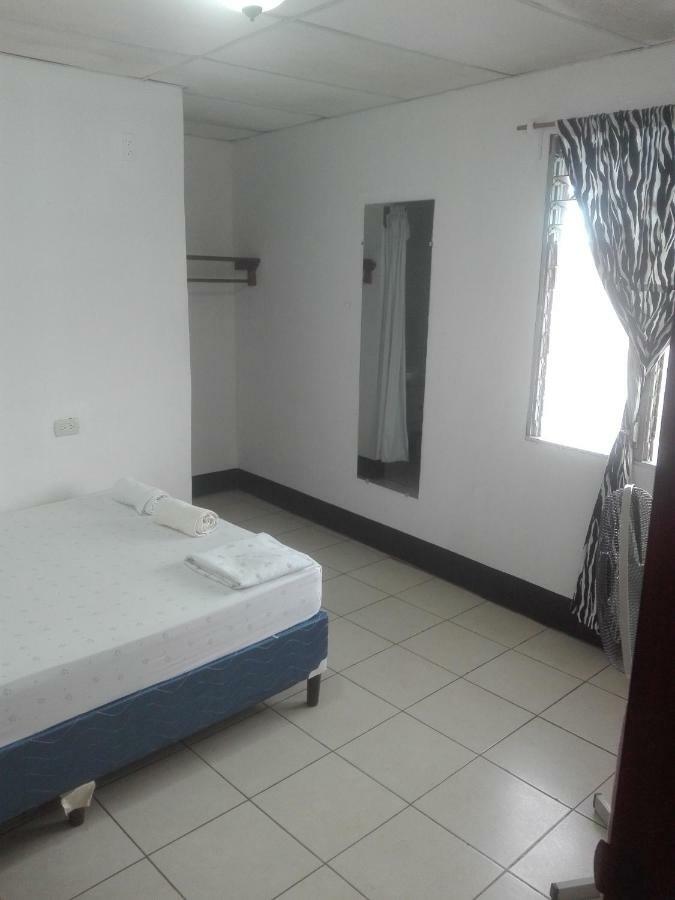 Hostal Don Frank San Carlos Bagian luar foto